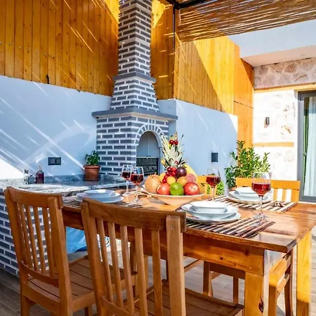 Villa Macra *